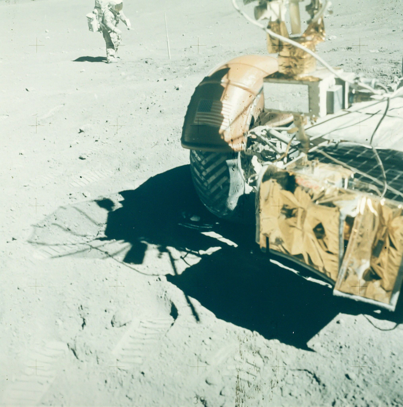 Illustration for article titled The crappy photos of NASA's golden era you never get to see